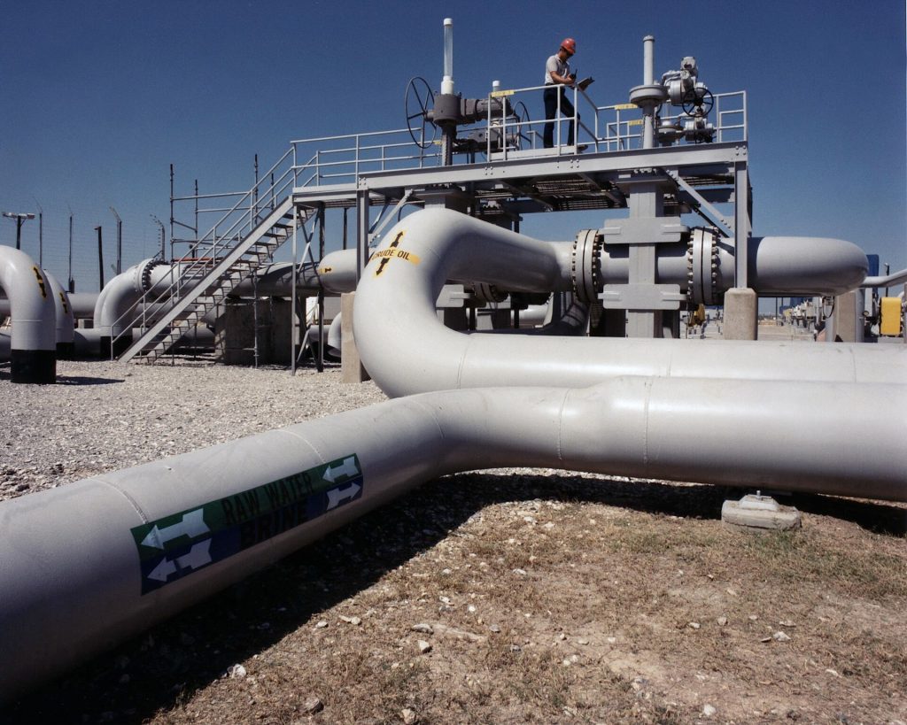 Above-ground crude oil pipelines and valves at a Strategic Petroleum Reserve site